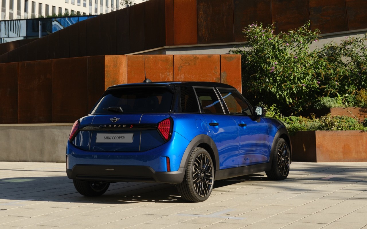 „MINI Cooper C“ 5-duris Pasiūlymo kaina 29 938 Eur arba 293,1 Eur/mėn.